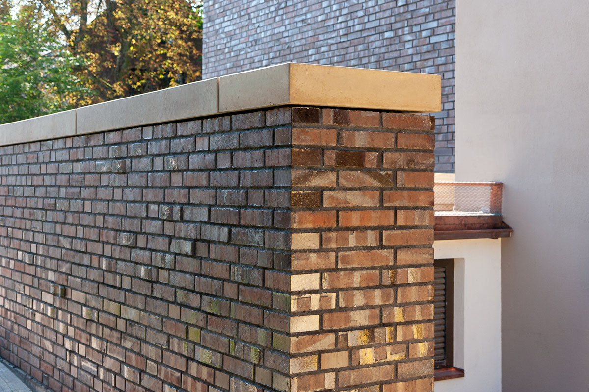 Verblendarbeiten Das Verblenden von Mauerwerk und Betonbauteilen erfordert fachmännische und kompetente Umsetzung. Unser Fachpersonal versteht sich darauf, verschiedenste Bauwerke mit den passenden Verblendern zu versehen.